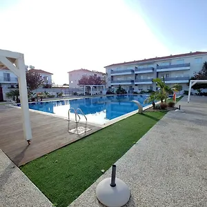 κάντε κράτηση εδώ