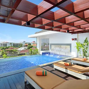 https://harris-hotel-seminyak.ubudhotelsnow.com